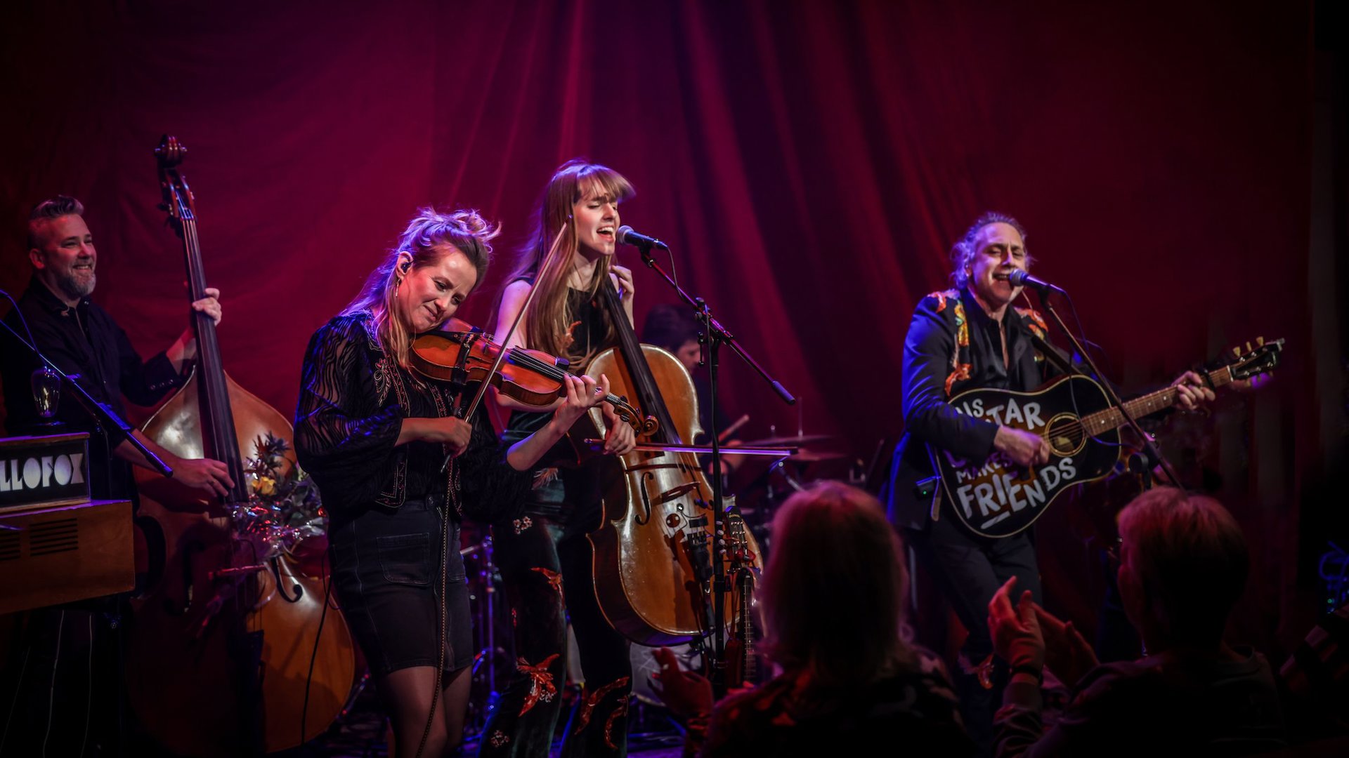 Yellofox opent muziekseizoen in kerkje van Zurich