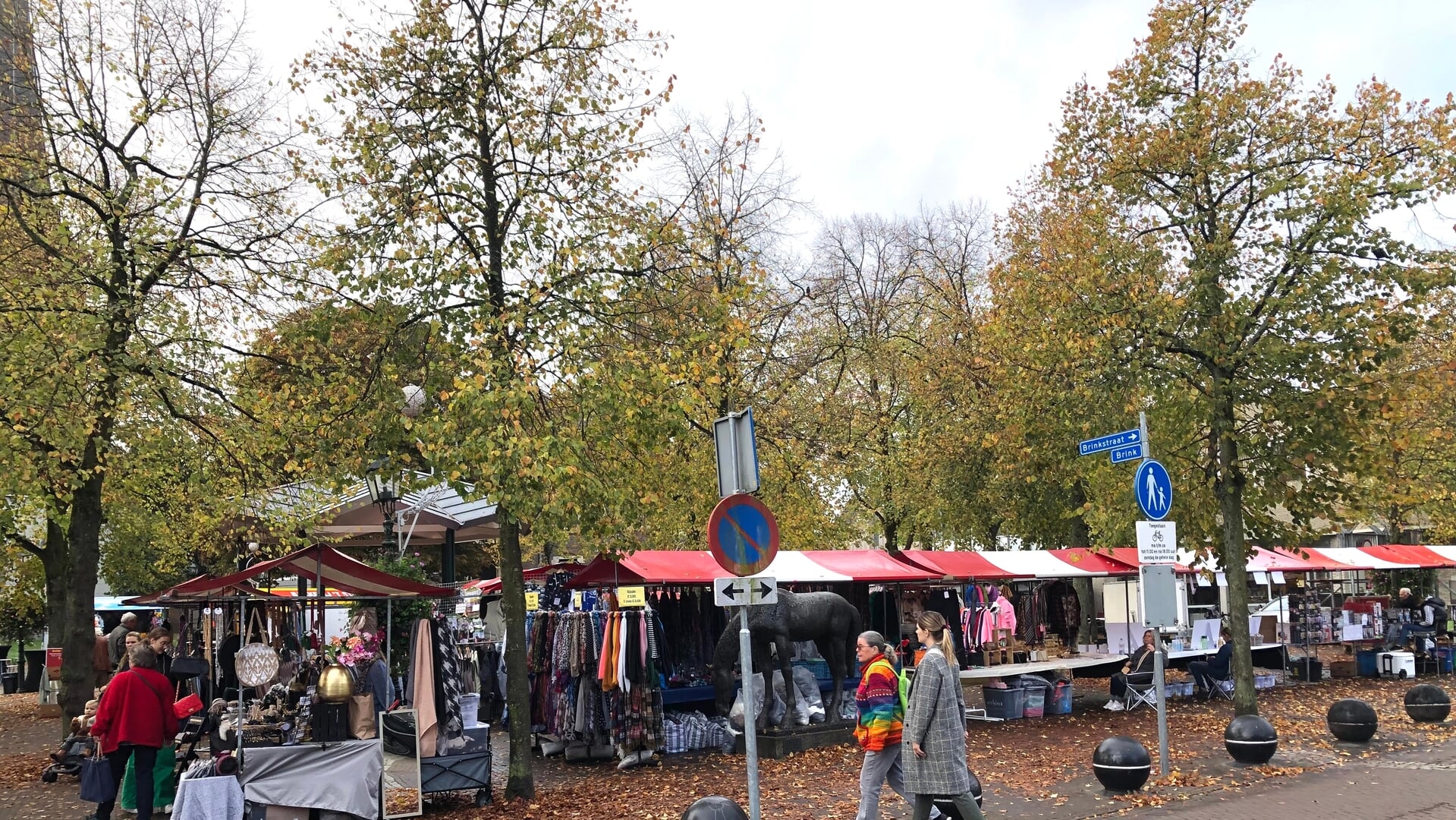 Braderie en kunstmarkt in Baarns centrum