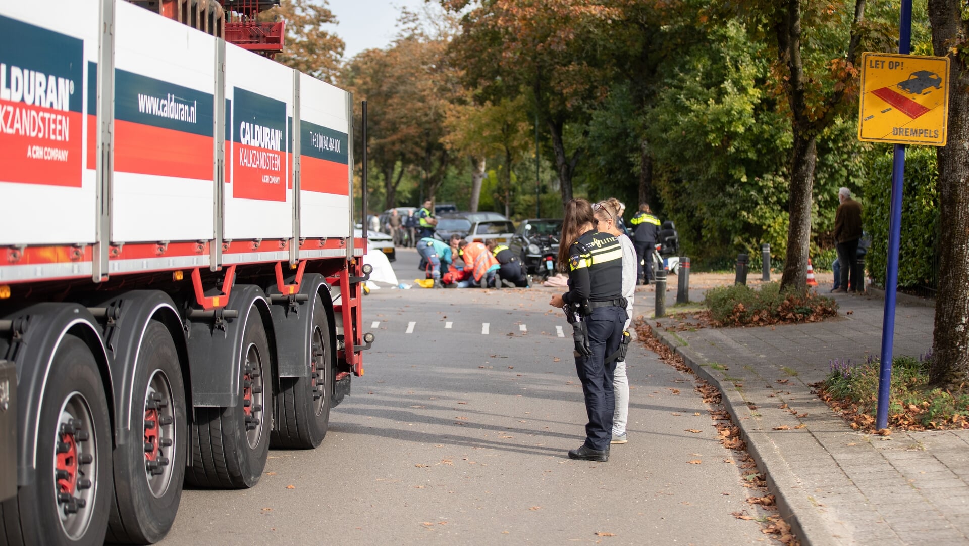 Scootmobiel botst tegen vrachtwagen