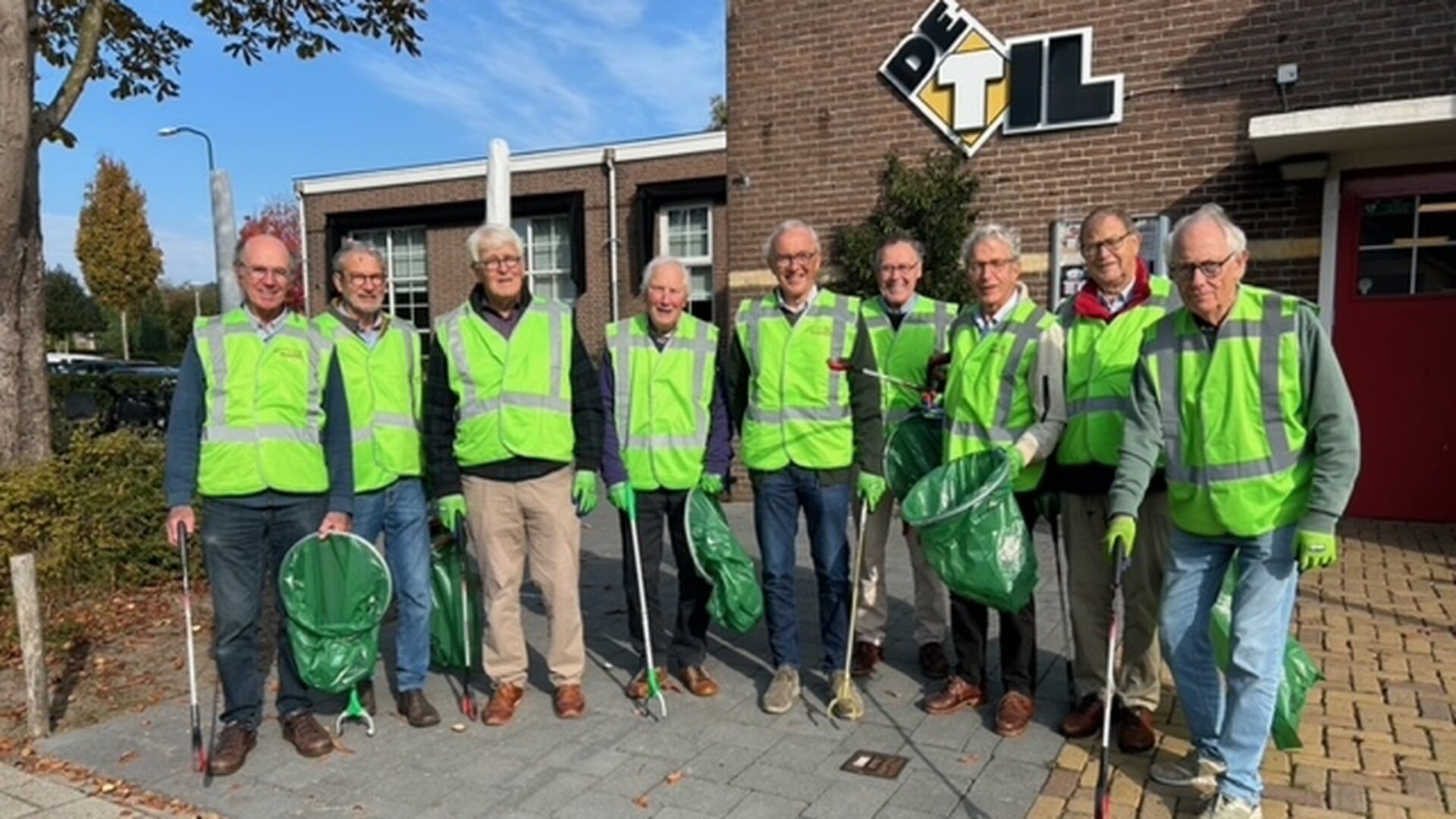 Leden ProBus Leusden op pad met de Gouden Grijper