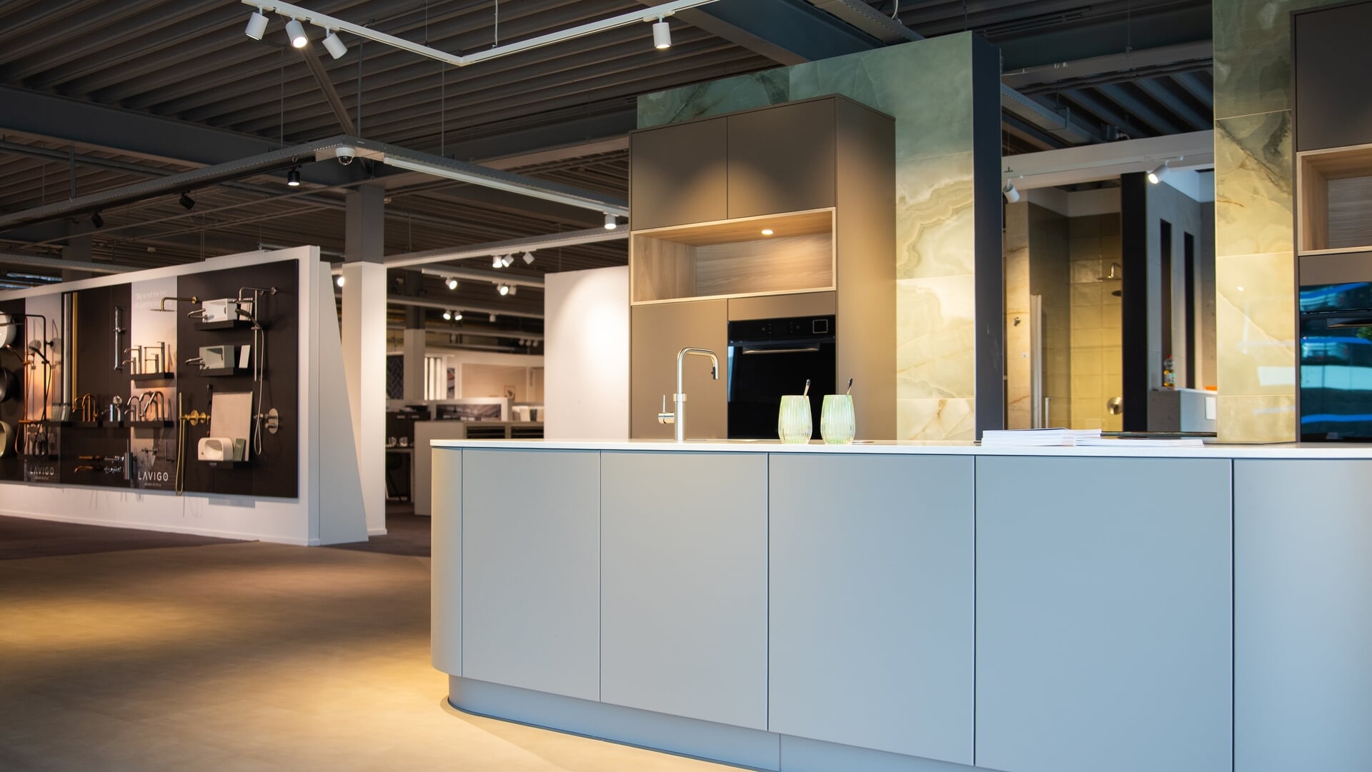 Feestelijke opening bij Voortman Keukens en Interkeramiek