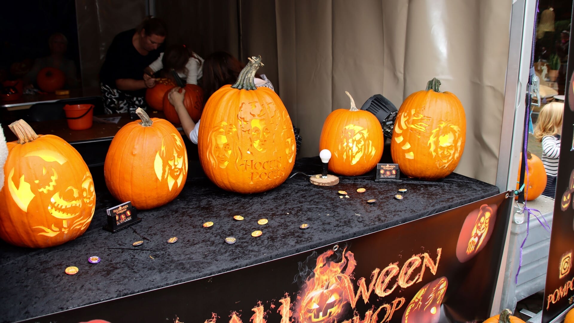 Baarn wordt Halloweentown: Spiderman en Darth Vader in de Laanstraat