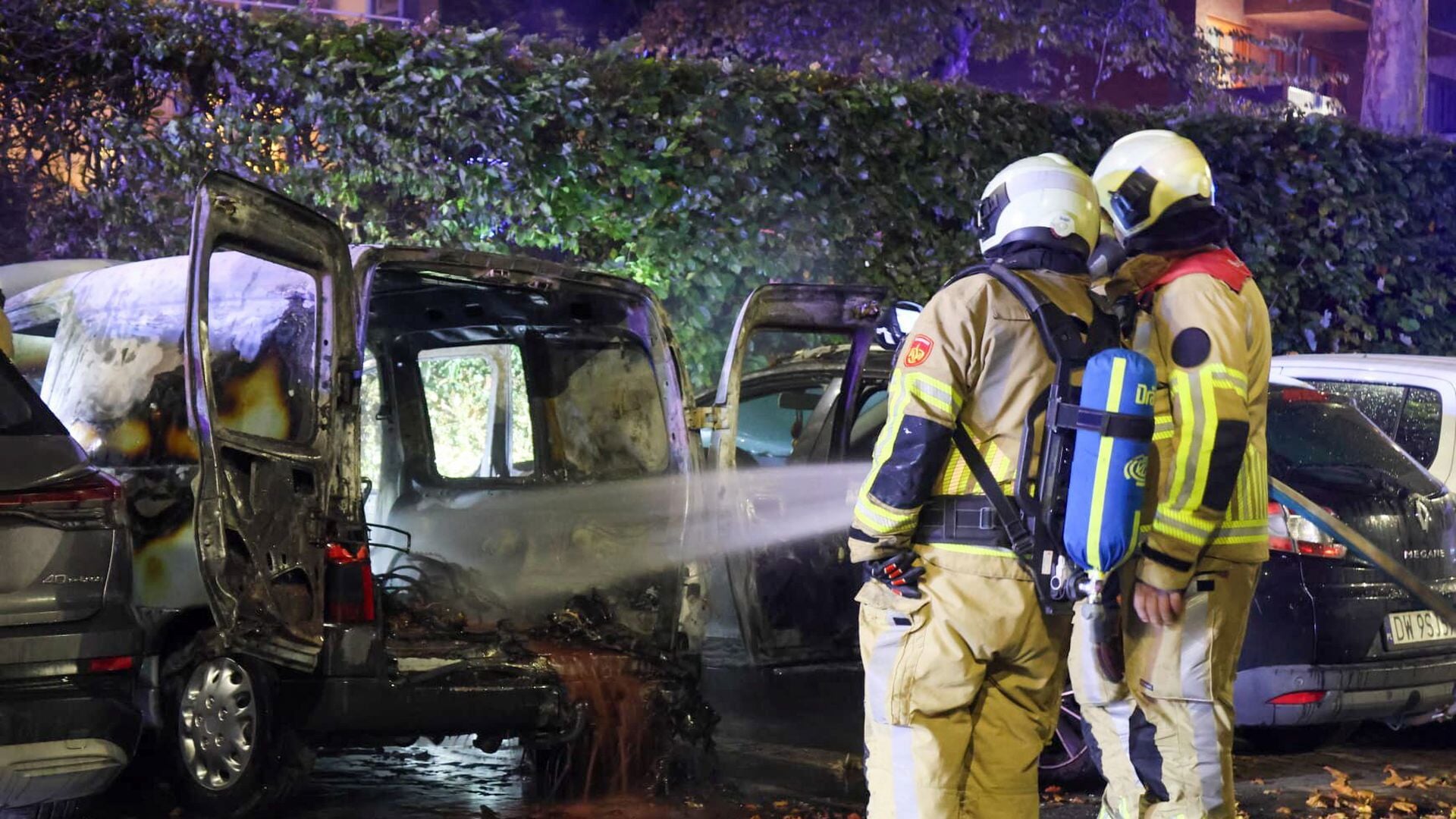 Auto in brand aan De Brakken in Rhenen