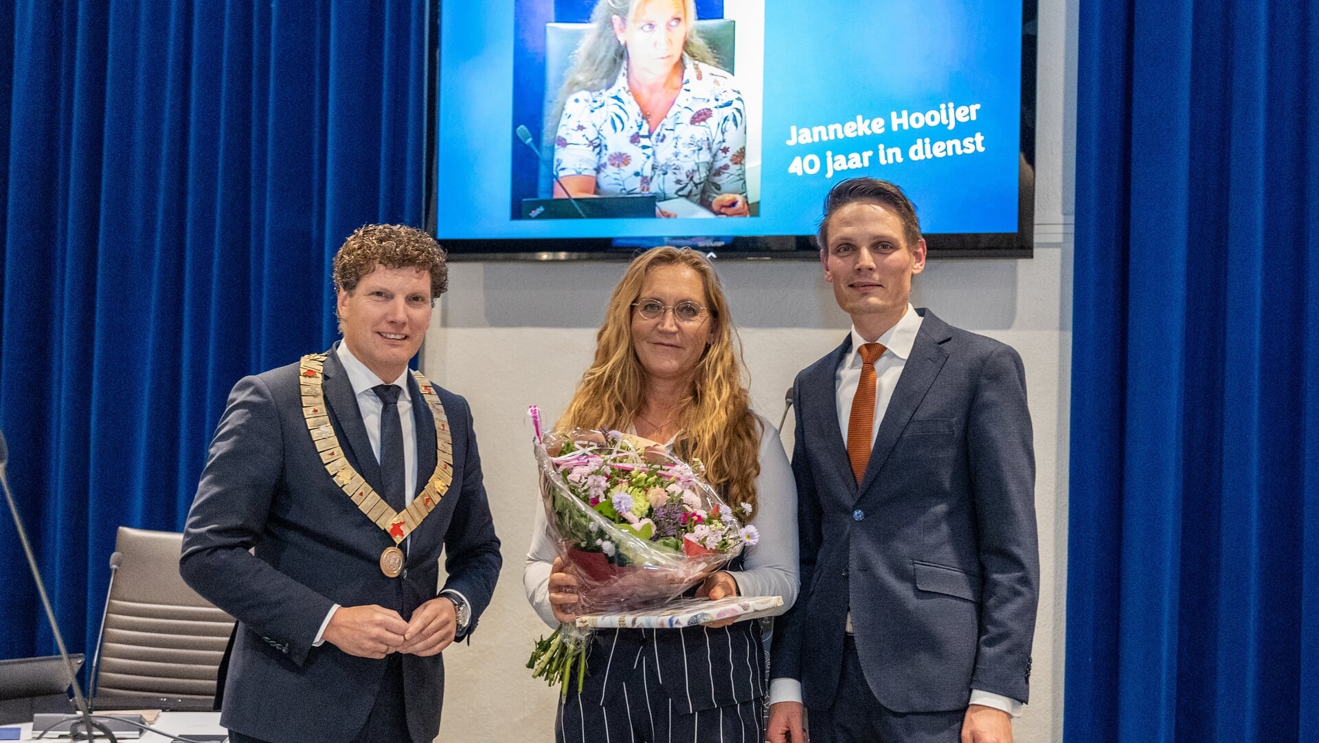 Gemeenteraad zet Janneke Hooijer in zonnetje; Eerste vrouw neemt plaats in Barneveldse SGP-fractie