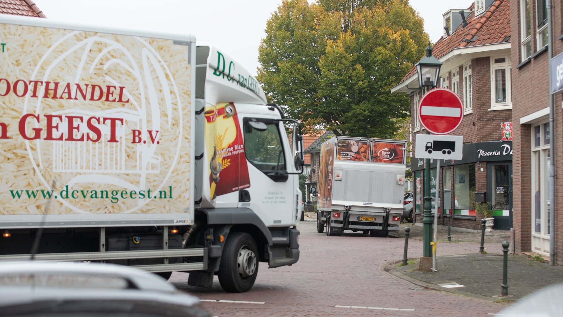 Eenrichtingsverkeer voor vrachtauto door Eemstraat en Faas Eliaslaan