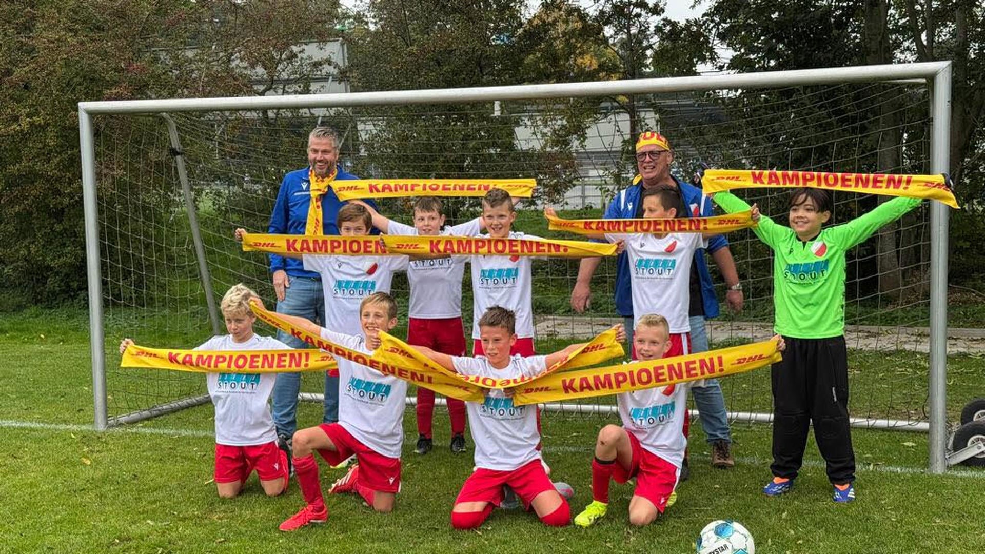 VVH JO11-1 ongeslagen kampioen in de Hoofdklasse bij v.v. Sliedrecht