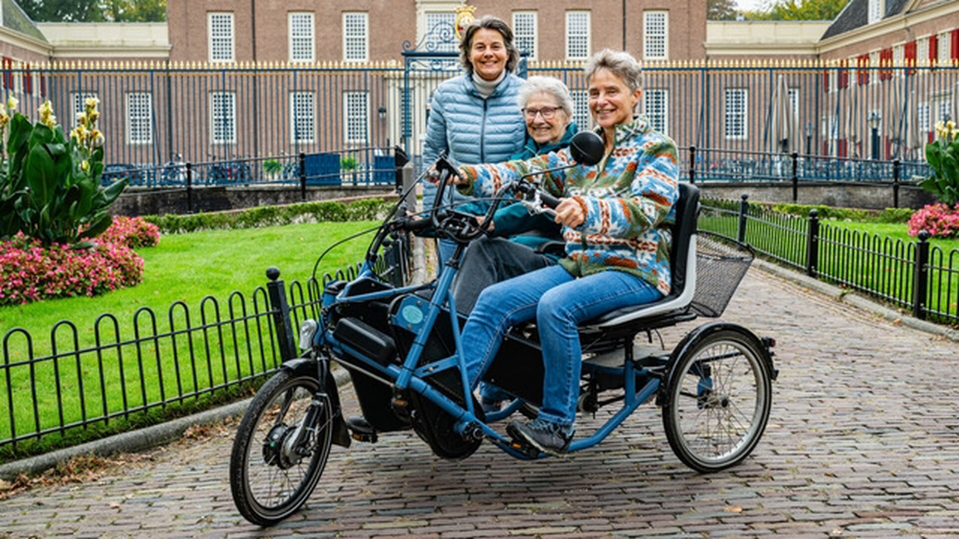SOZW financiert duofiets voor fietsmaatjesproject