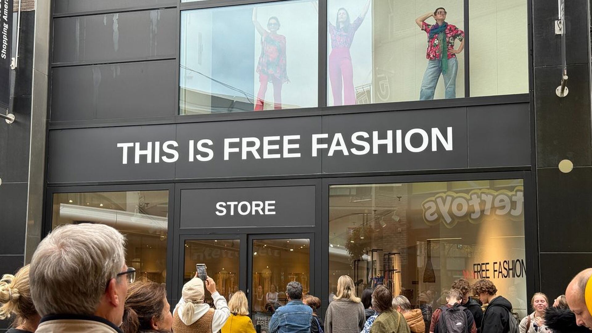 Gratis kleding winkelen in Amersfoort: ‘Hergebruiken kleding kan prima’
