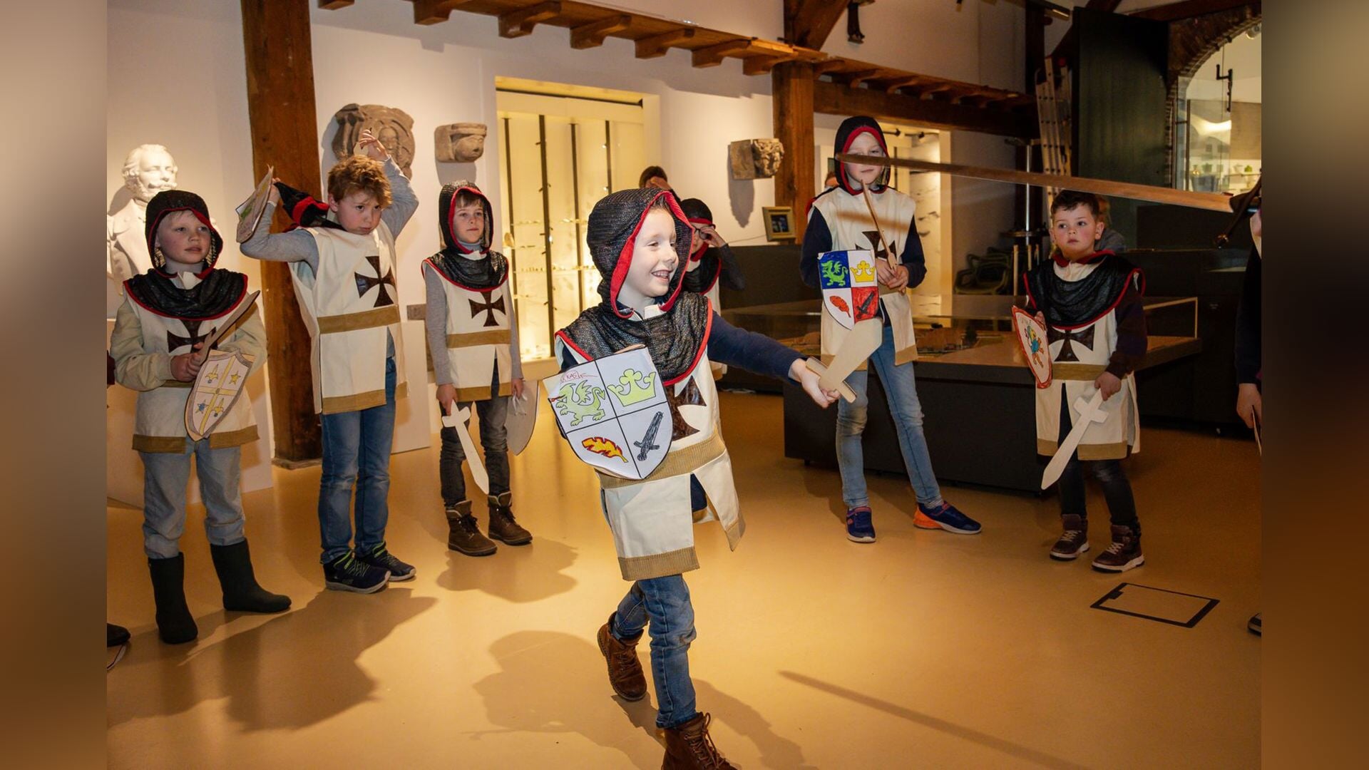 Ridderochtend in Museum Nairac