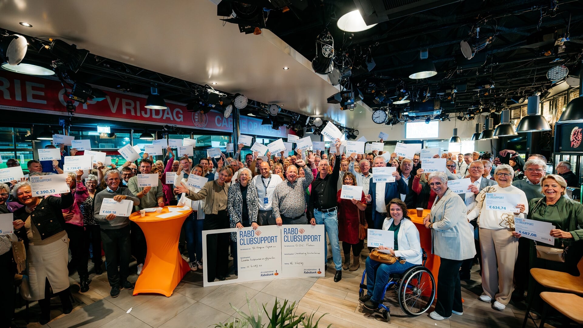 Rabobank verdeelt 170.000 euro over Ermelose clubs en verenigingen