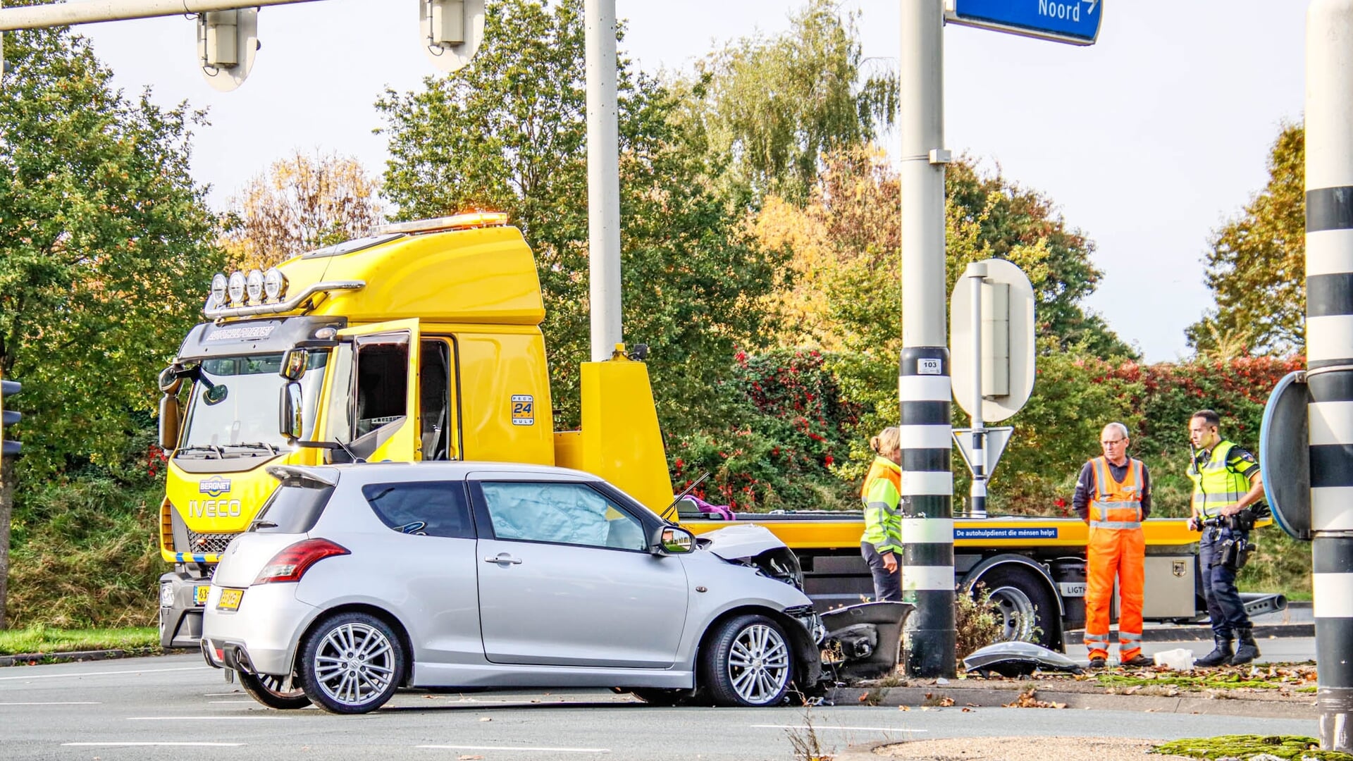 Automobilist botst op verkeerslicht en wordt aangehouden in Amersfoort