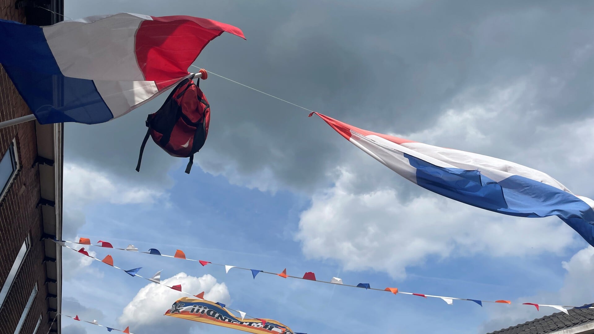Stuur jouw geslaagd-foto in en kom misschien in de krant!