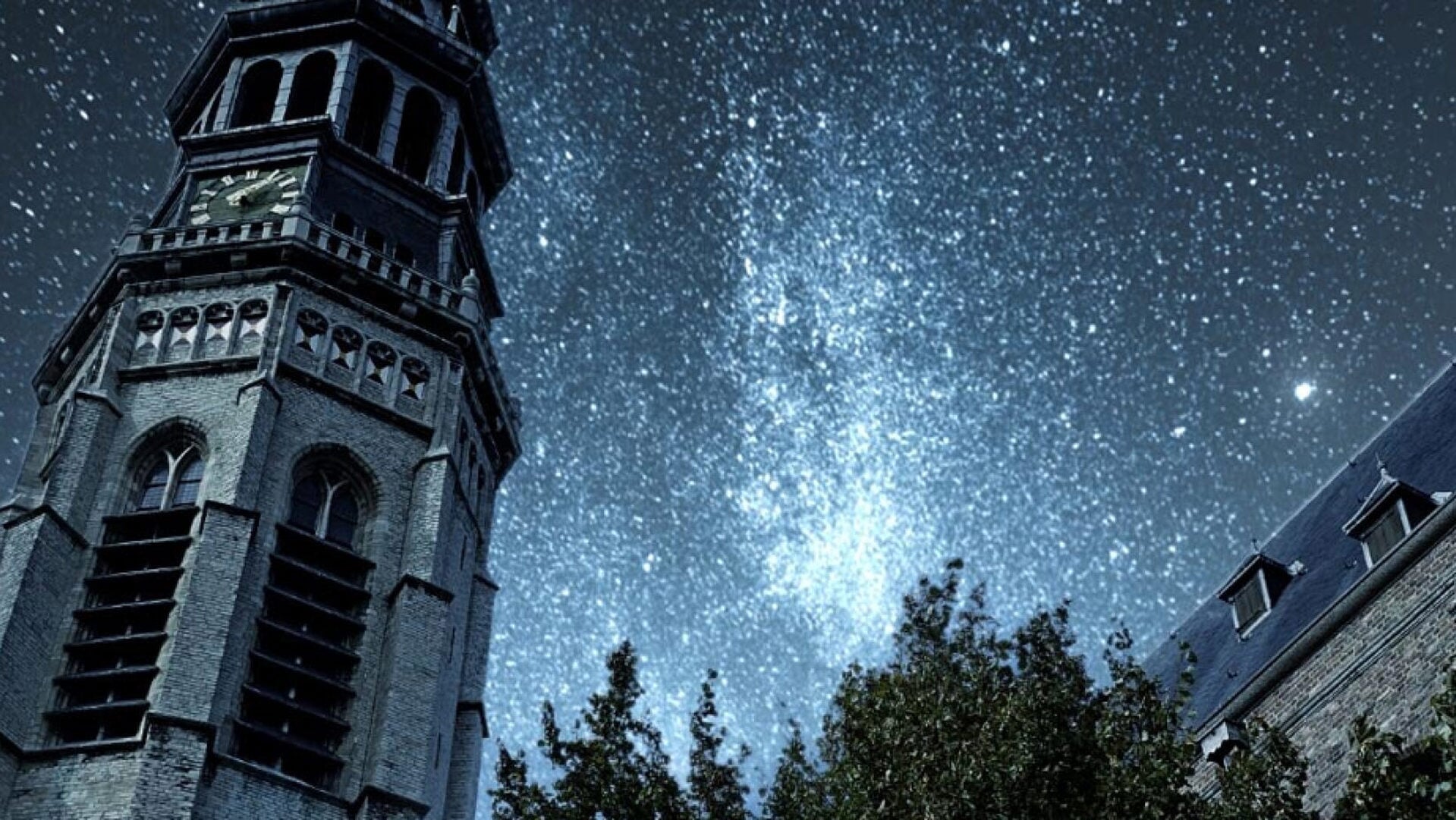 Lichtvervuiling in de schijnwerpers tijdens Nacht van de Nacht