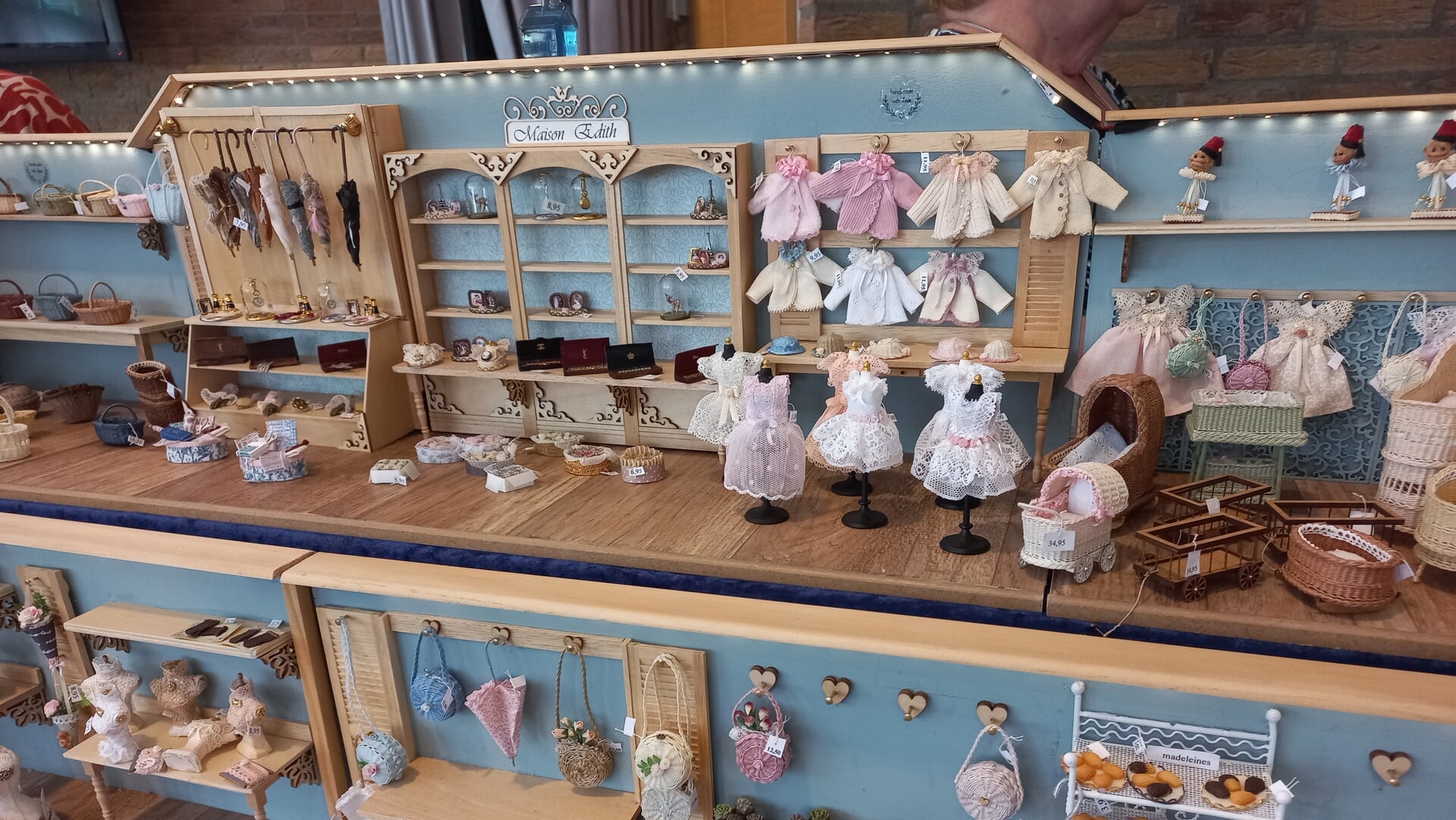 Poppenhuisbeurs met gratis entree in de Parel in Hardinxveld-Giessendam