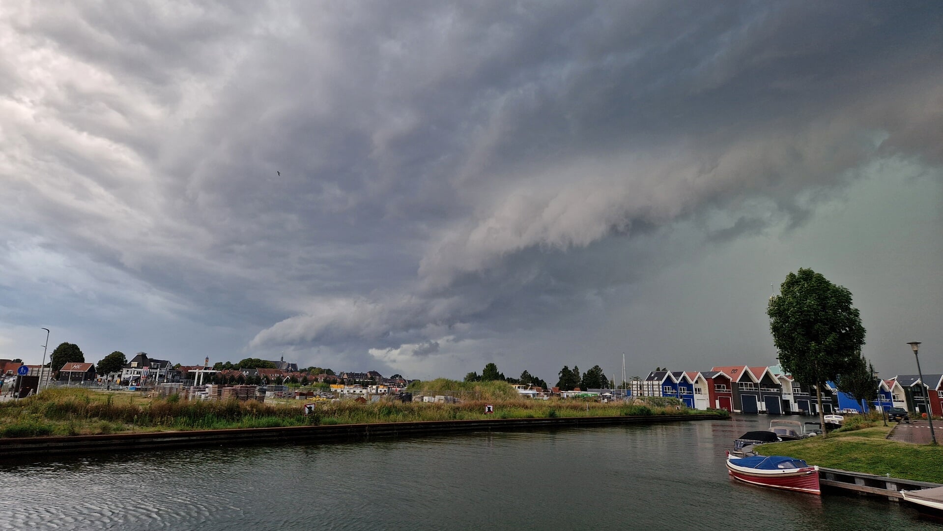 Vanaf donderdag kans op storm, zeer zware windstoten en regen