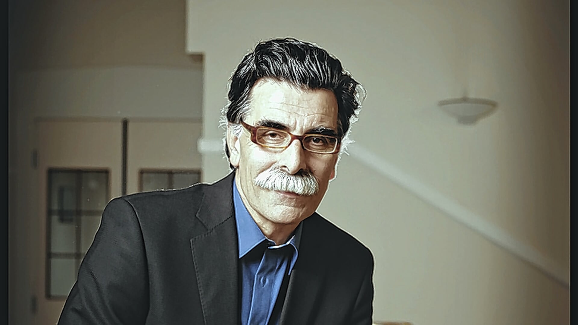 Kader Abdolah te gast in bibliotheek in Gorinchem