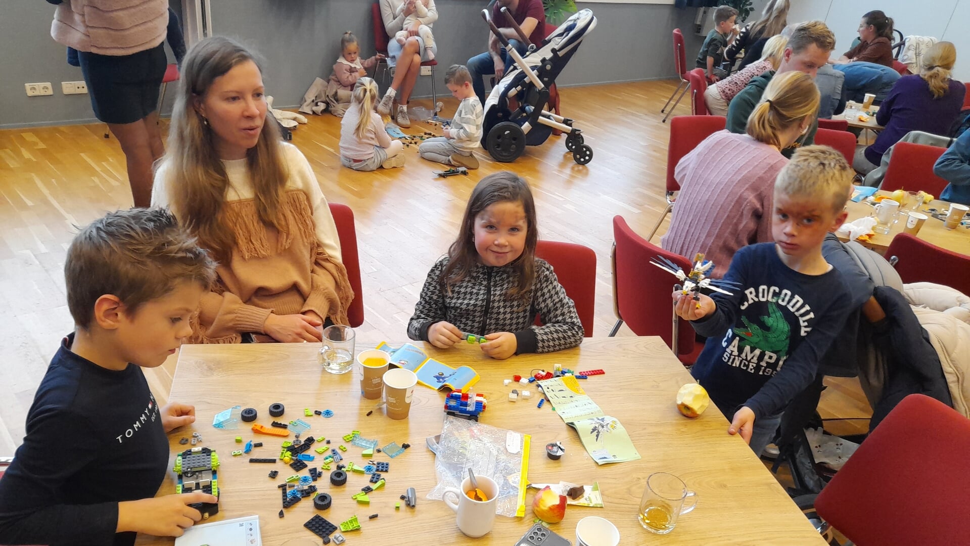 Samen bouwen tijdens Lego-Experience in de Breehoek: ‘Iedereen kon meedoen’