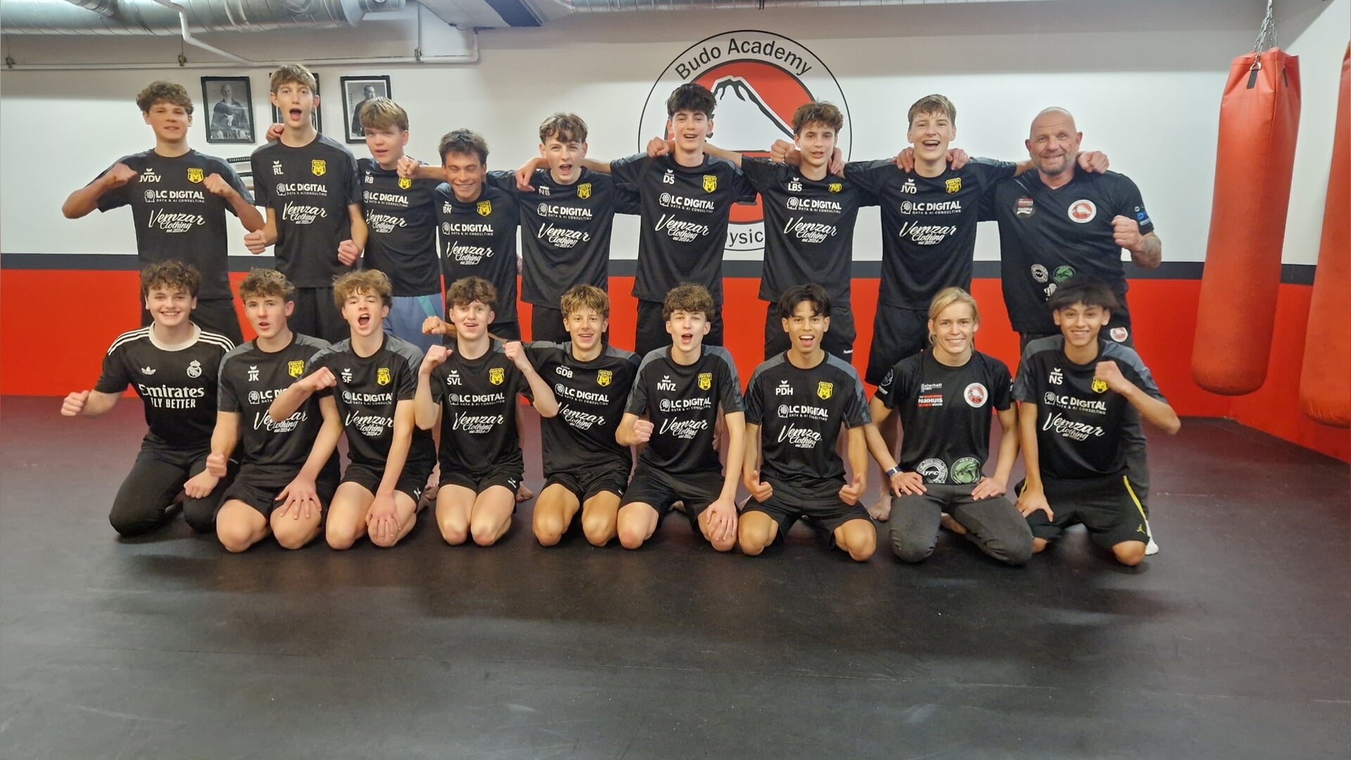 DVS JO17-02 ervaart de kracht van MMA