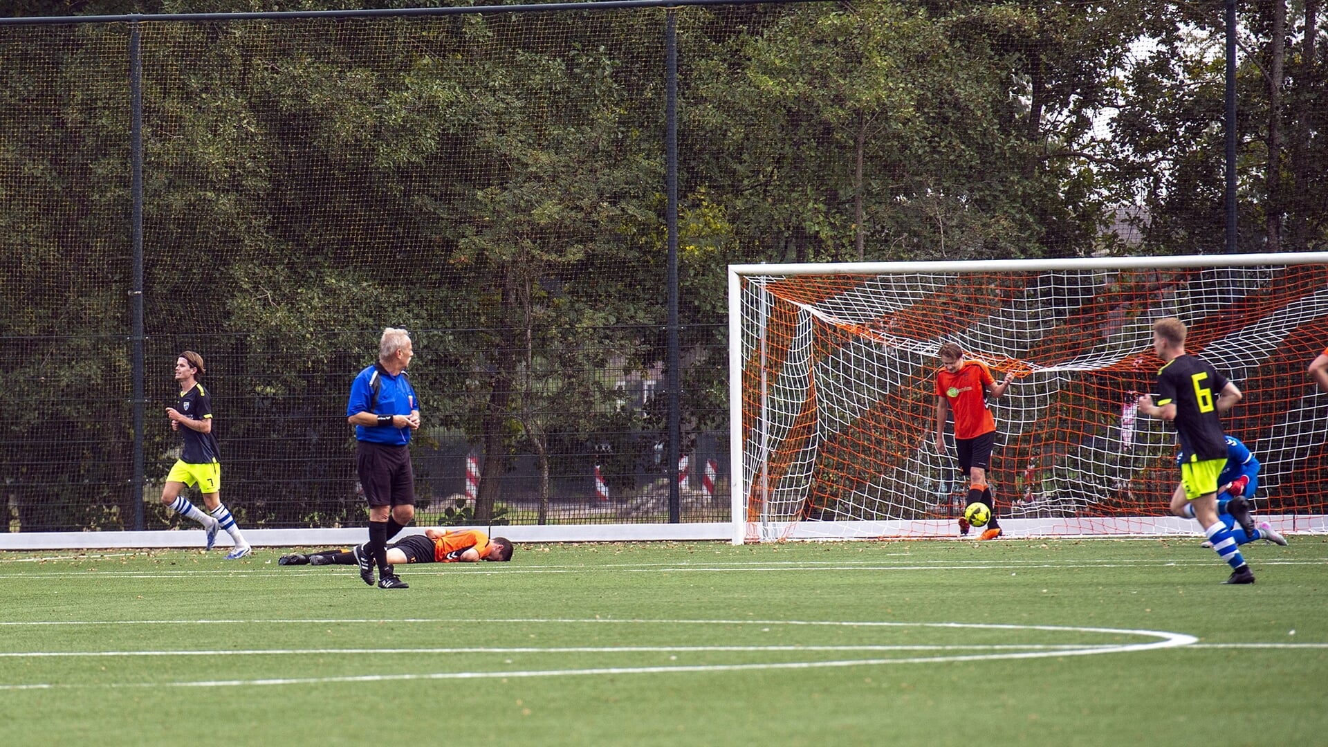 Achterveld creëert geen enkele kans en verliest ook van Loosdrecht