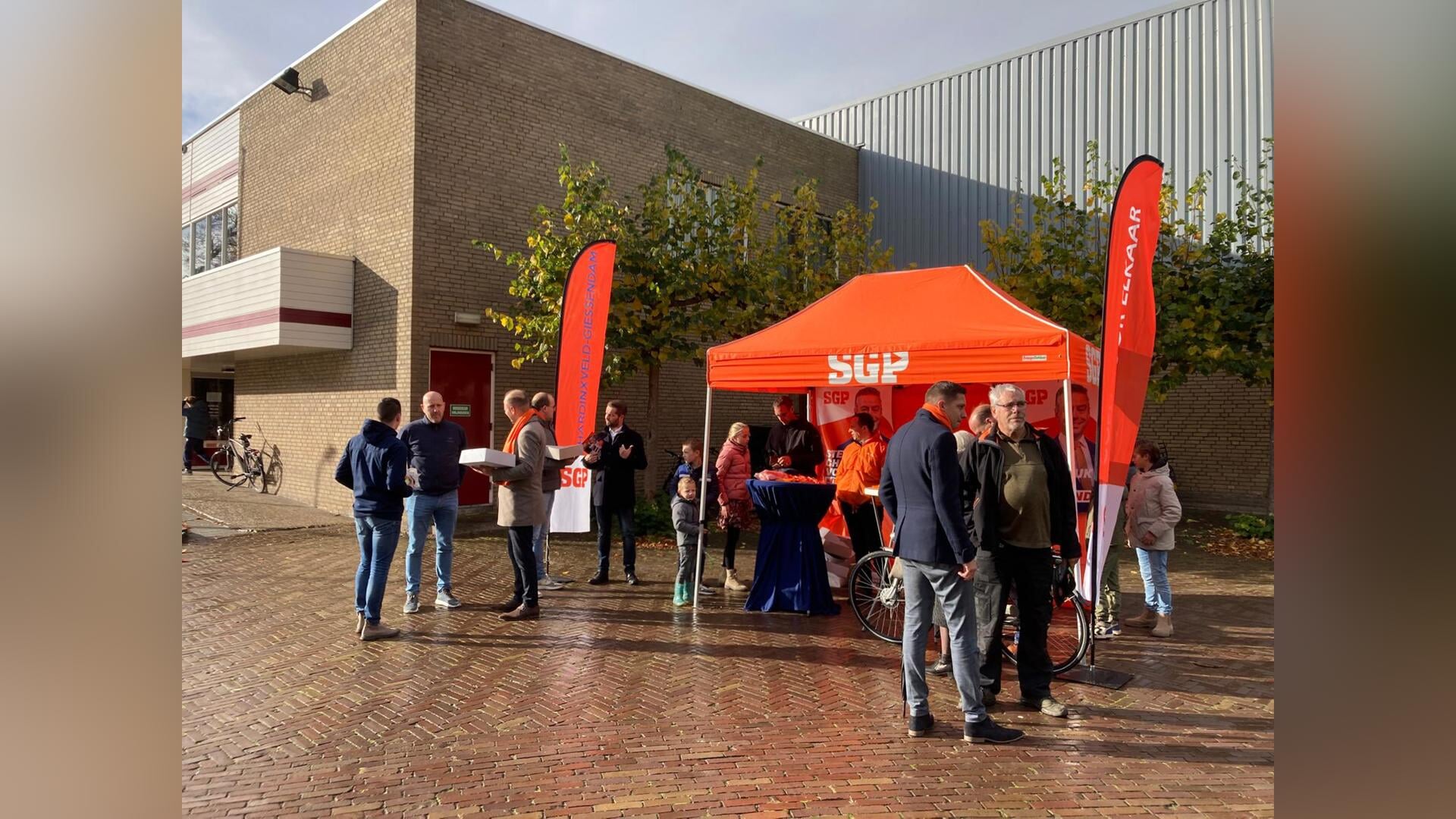 SGP voert campagne in Hardinxveld-Giessendam ondanks regen