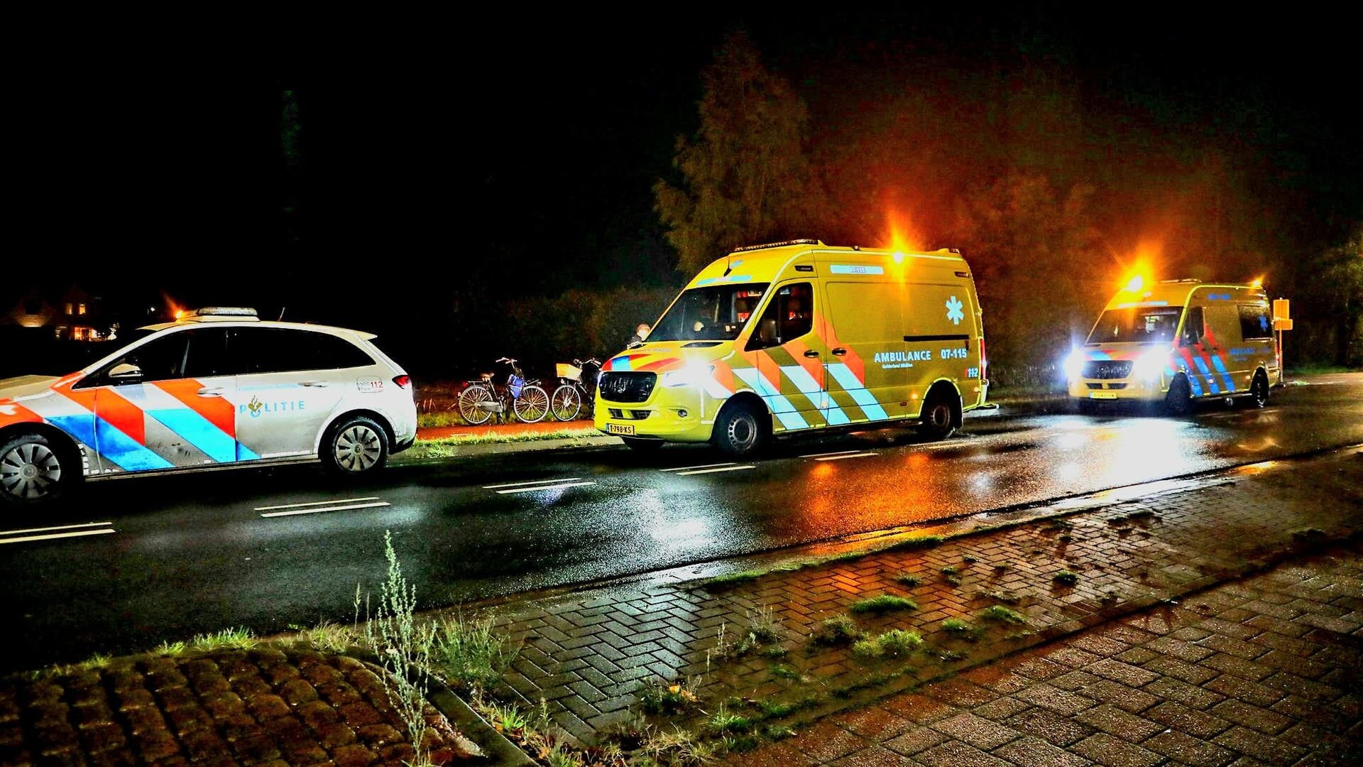 Fietsster bewusteloos op fietspad in Voorthuizen