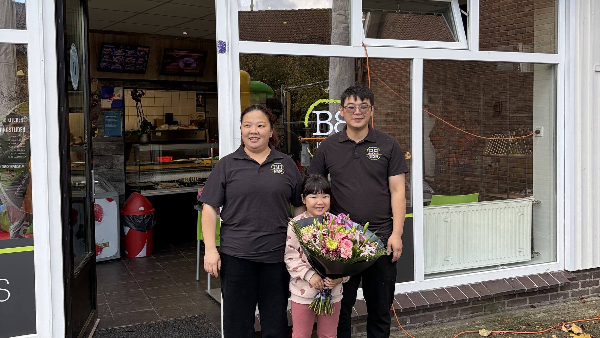 Scherpenzeelse snackbar heropend na renovatie: ‘We zijn blij dat we nu weer open mogen’