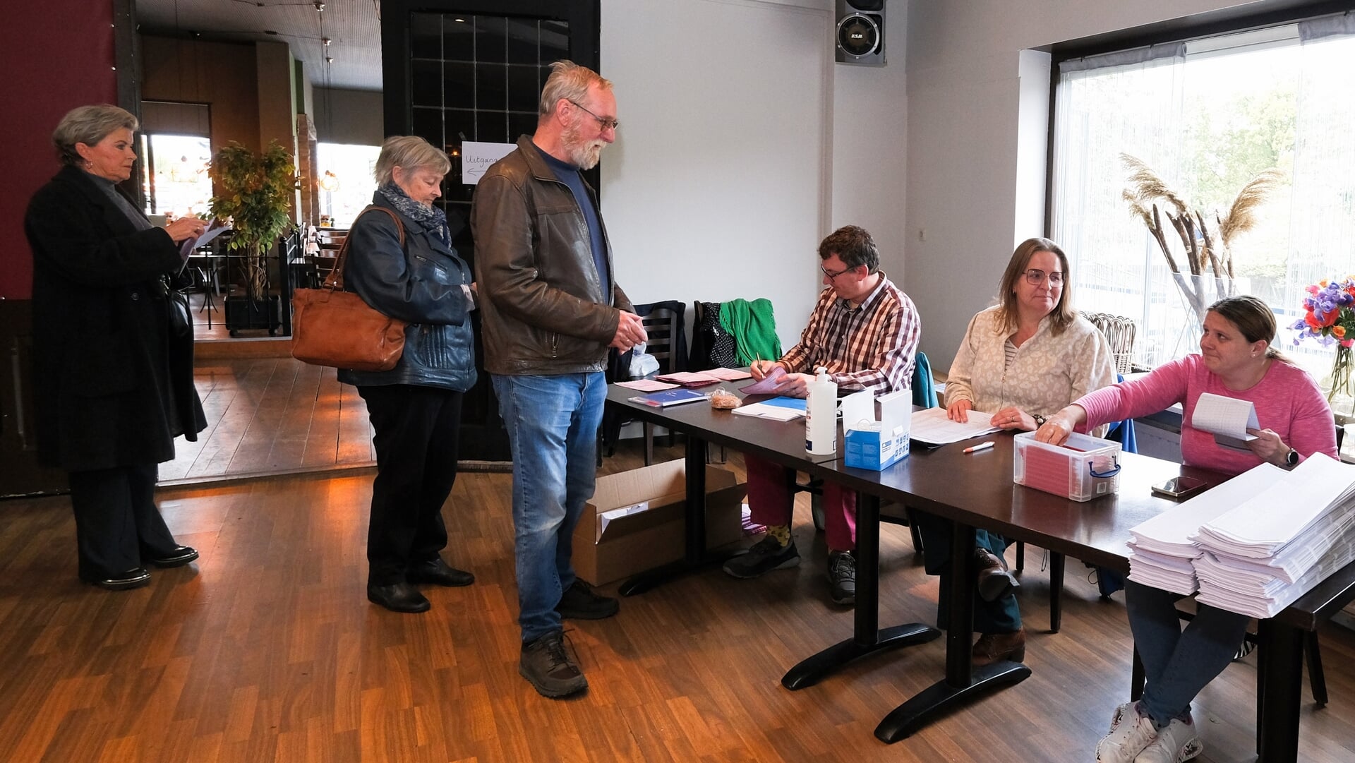 Rhenen naar de stembus