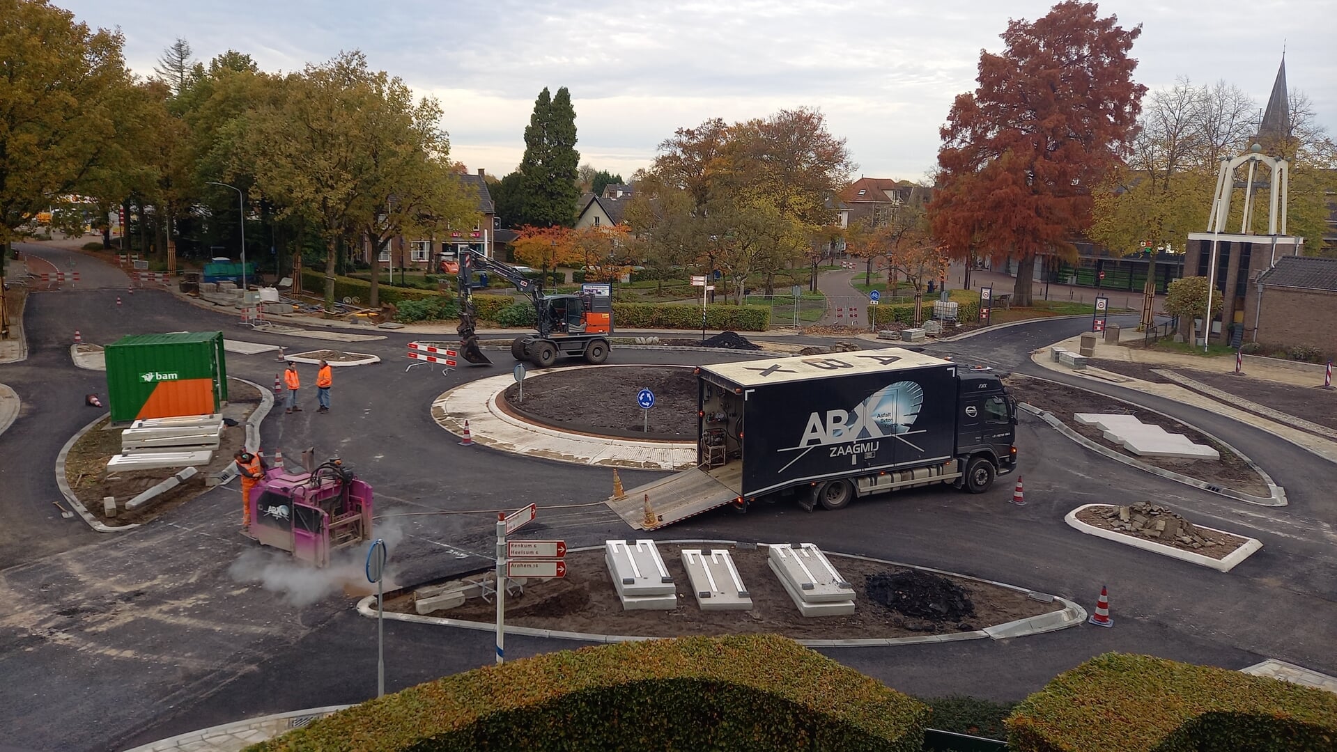 Herinrichting rotonde Heelsumseweg-Kierkamperweg-Bovenweg loopt volgens planning