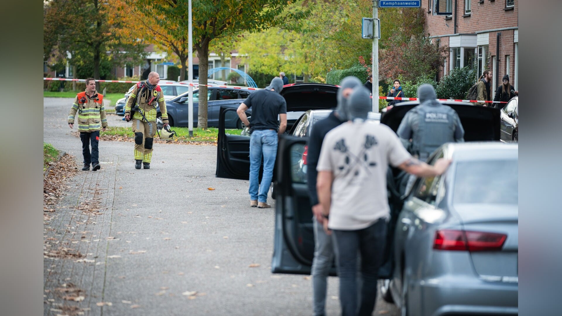 Persoon dreigt zichzelf iets aan te doen in Houten; straten afgezet