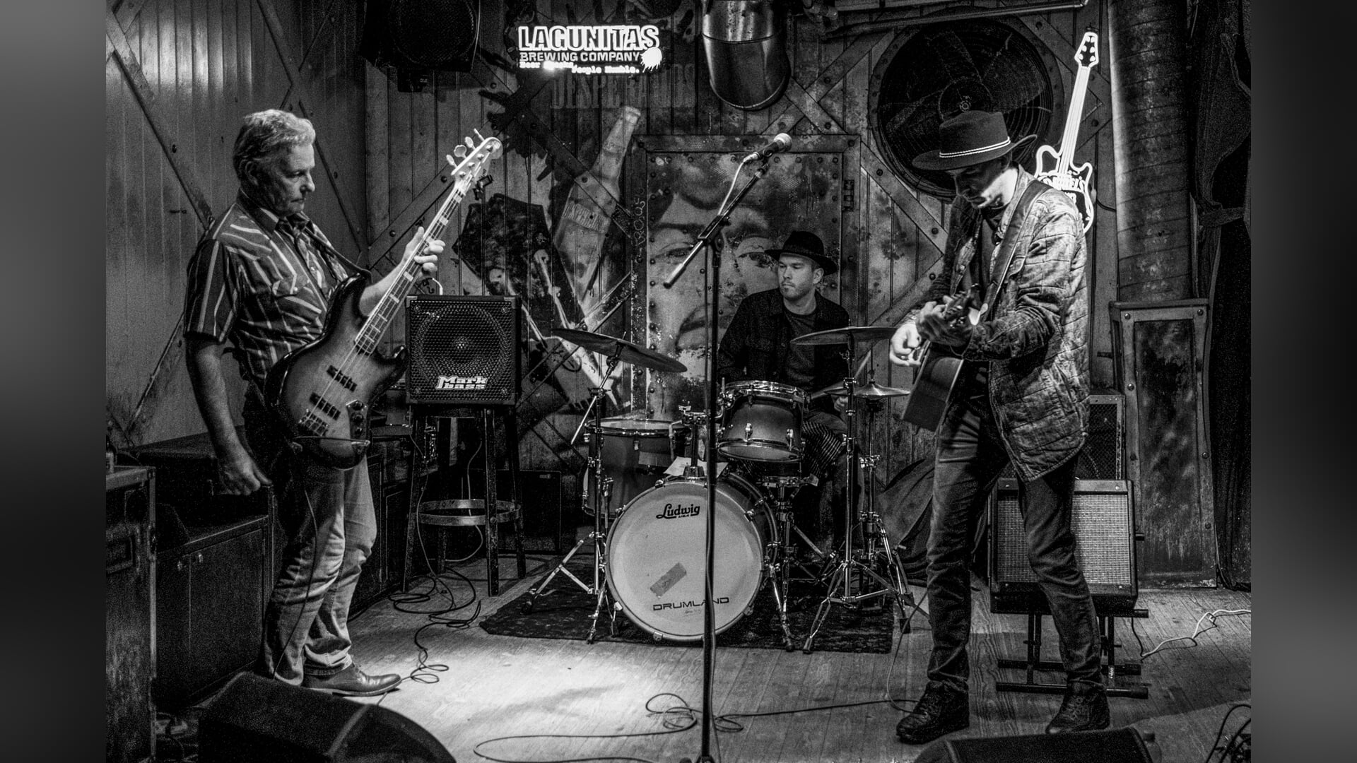 Xavi Martin Live bij Countryland sessions in het Rebellenhonk op zaterdag 1-11