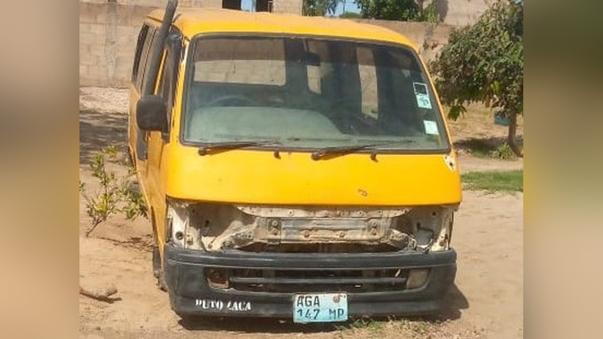 Derde Wereldgroep Soest voert actie voor de schoolbus van de Escola de Rua in Maputo.