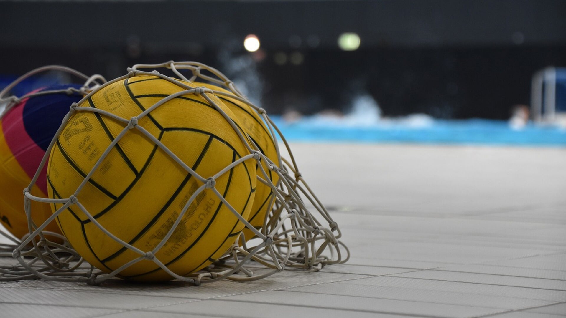 Pijnlijke nederlaag waterpolovrouwen De Linge/PCG