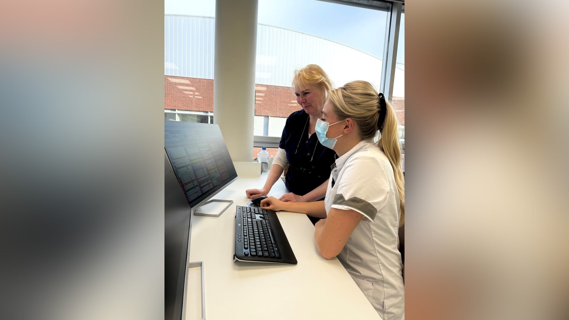 ‘Geen dag is hetzelfde aan de balie bij TX de Jong Tandzorg’