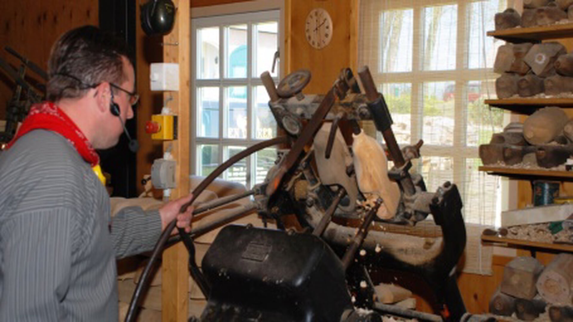 Kerstarrangement met de bus naar klompenmaker