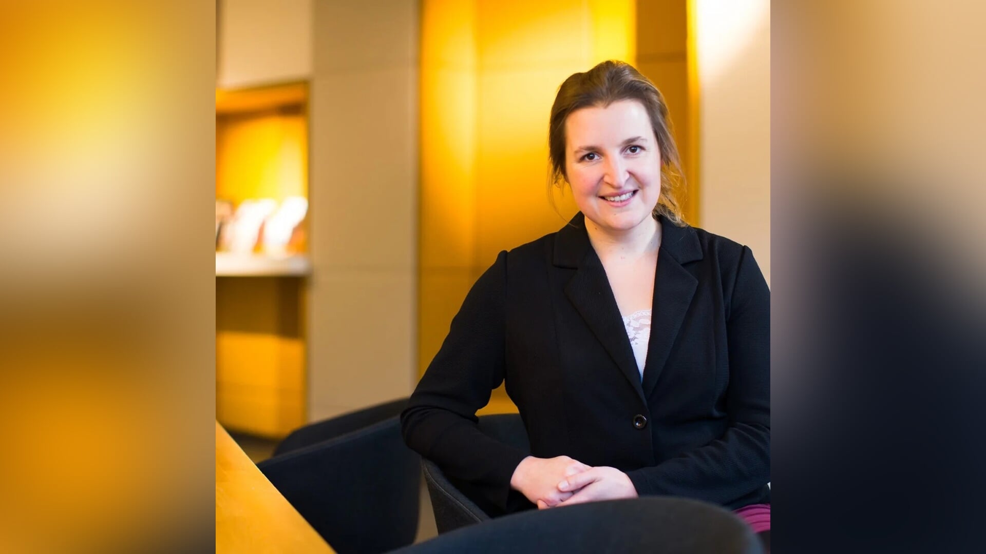 Zingend alle spanning en ellende ontstijgen!