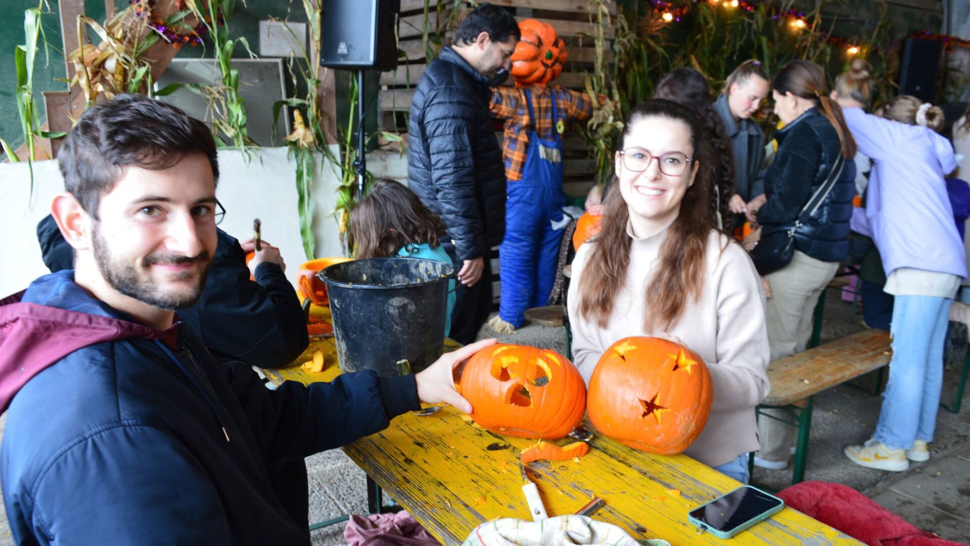 Veel bezoekers bij pompoensnijdagen van Puur van ‘t Land in Bunnik