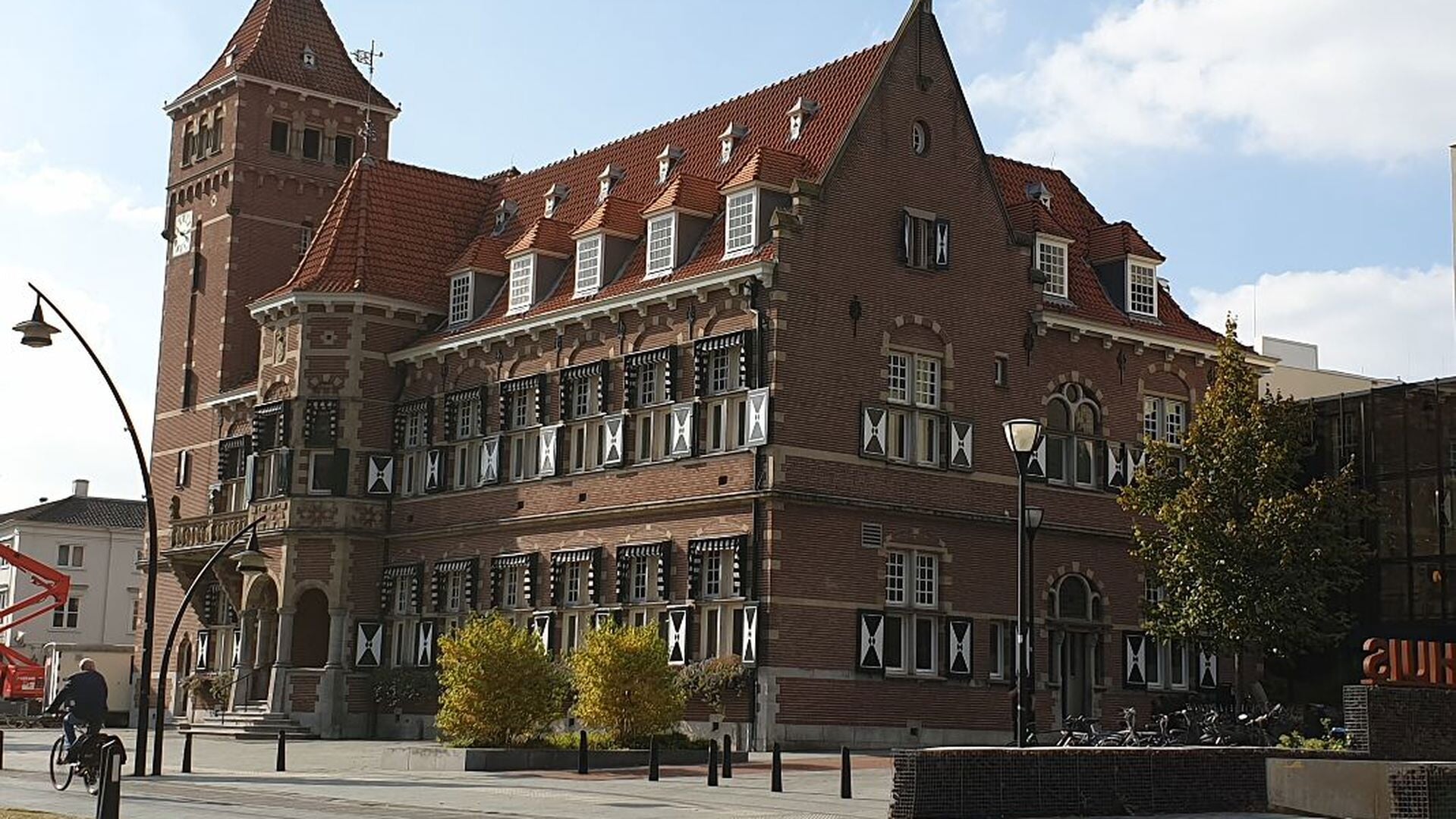 Kan Zeist bezuinigen op eigen organisatie?