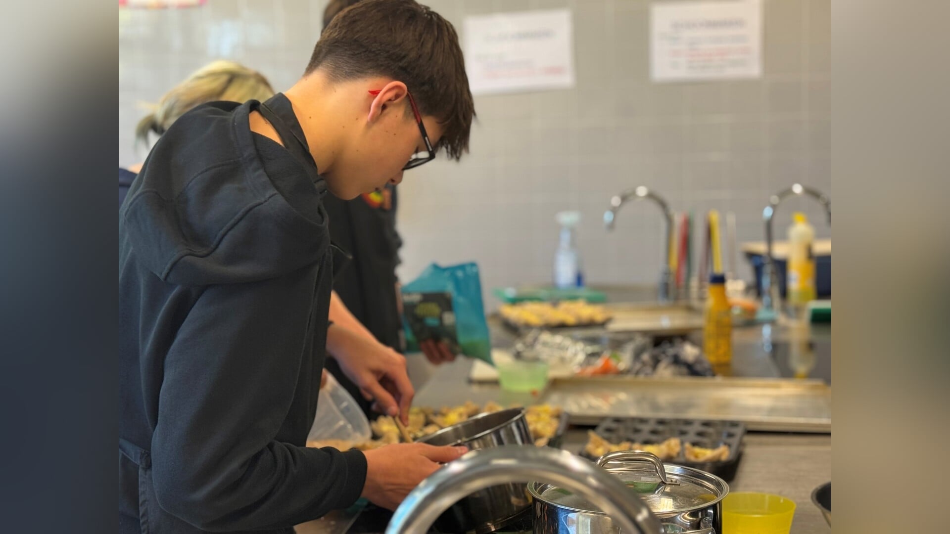 Kantine Kompas in volle gang: jongeren ontdekken de weg naar bewust genieten