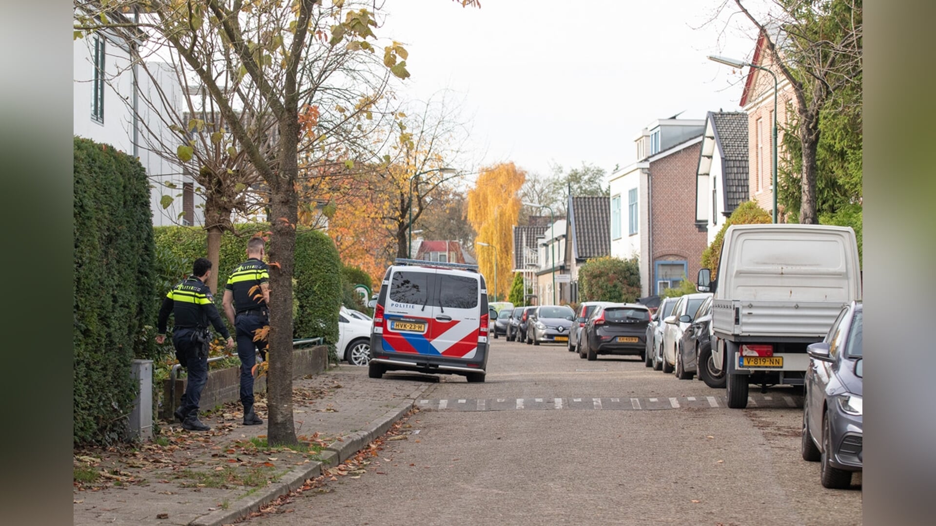 ‘Bankmedewerker’ maakt pinpas buit in Schoolstraat in Baarn