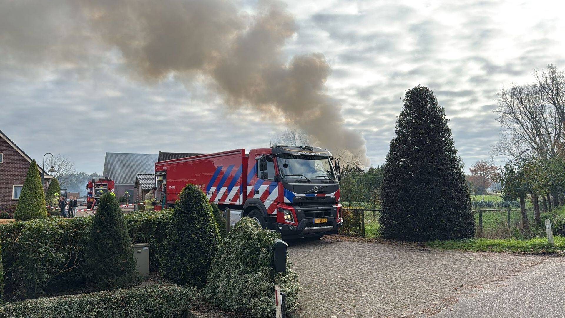 Brand verwoest schuurtje in buitengebied Lunteren