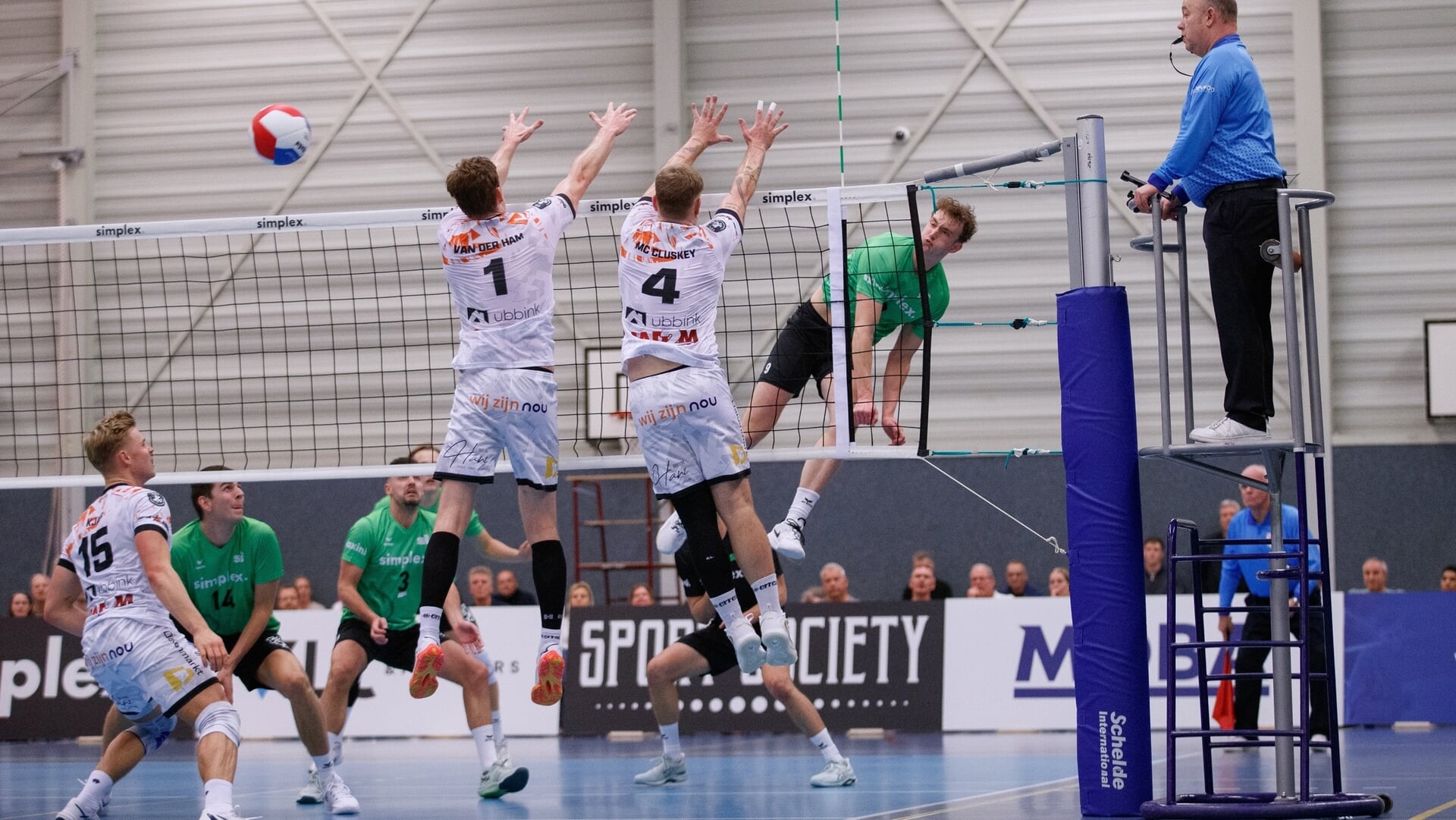 Simplex SSS afgeschminkt; machteloos, krachteloos en moedeloos