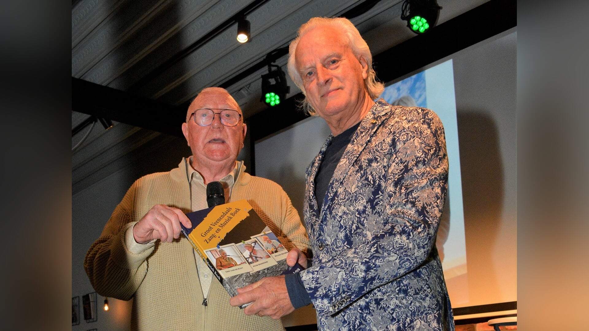 Zang en muziek in een canon samengebracht Co Keulstra brengt cultuur in boek bijeen