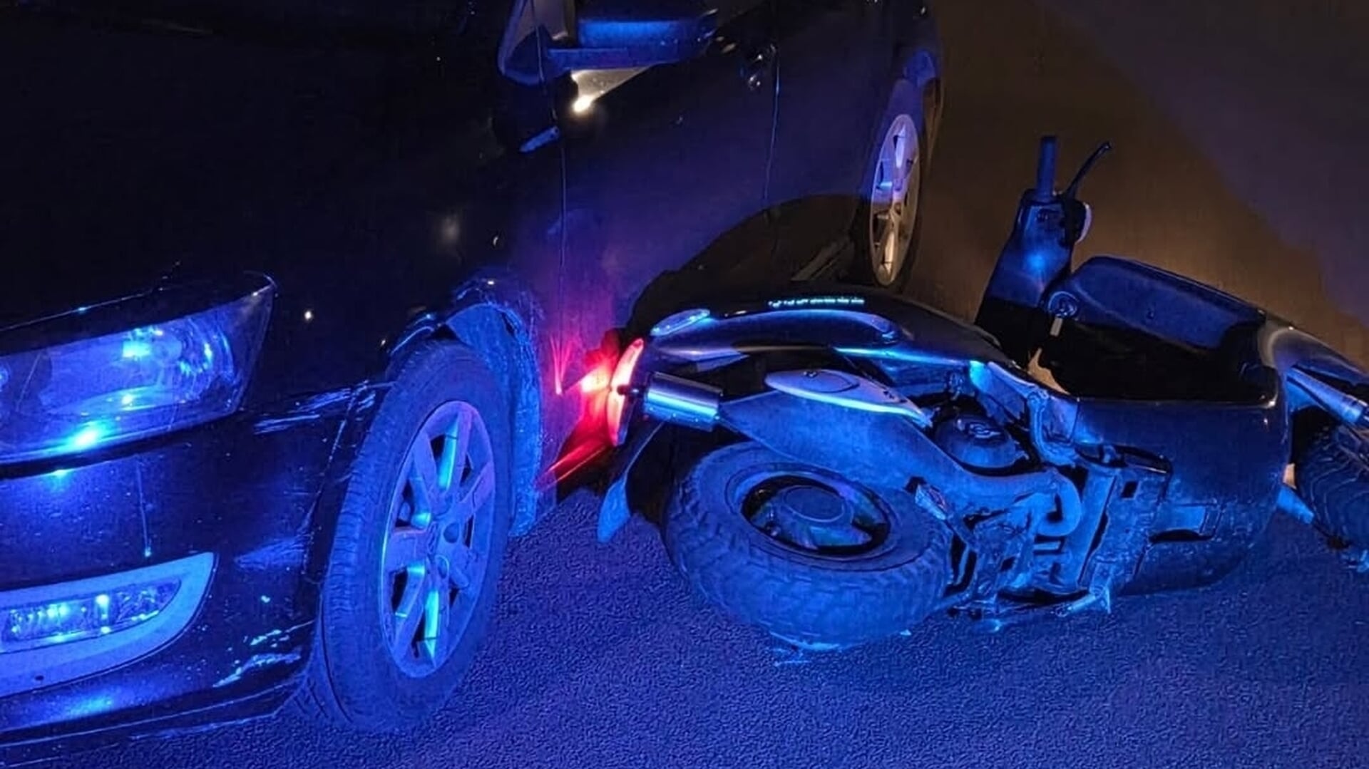 Jongen (15) krijgt meerdere bekeuringen na achtervolging in Barneveld