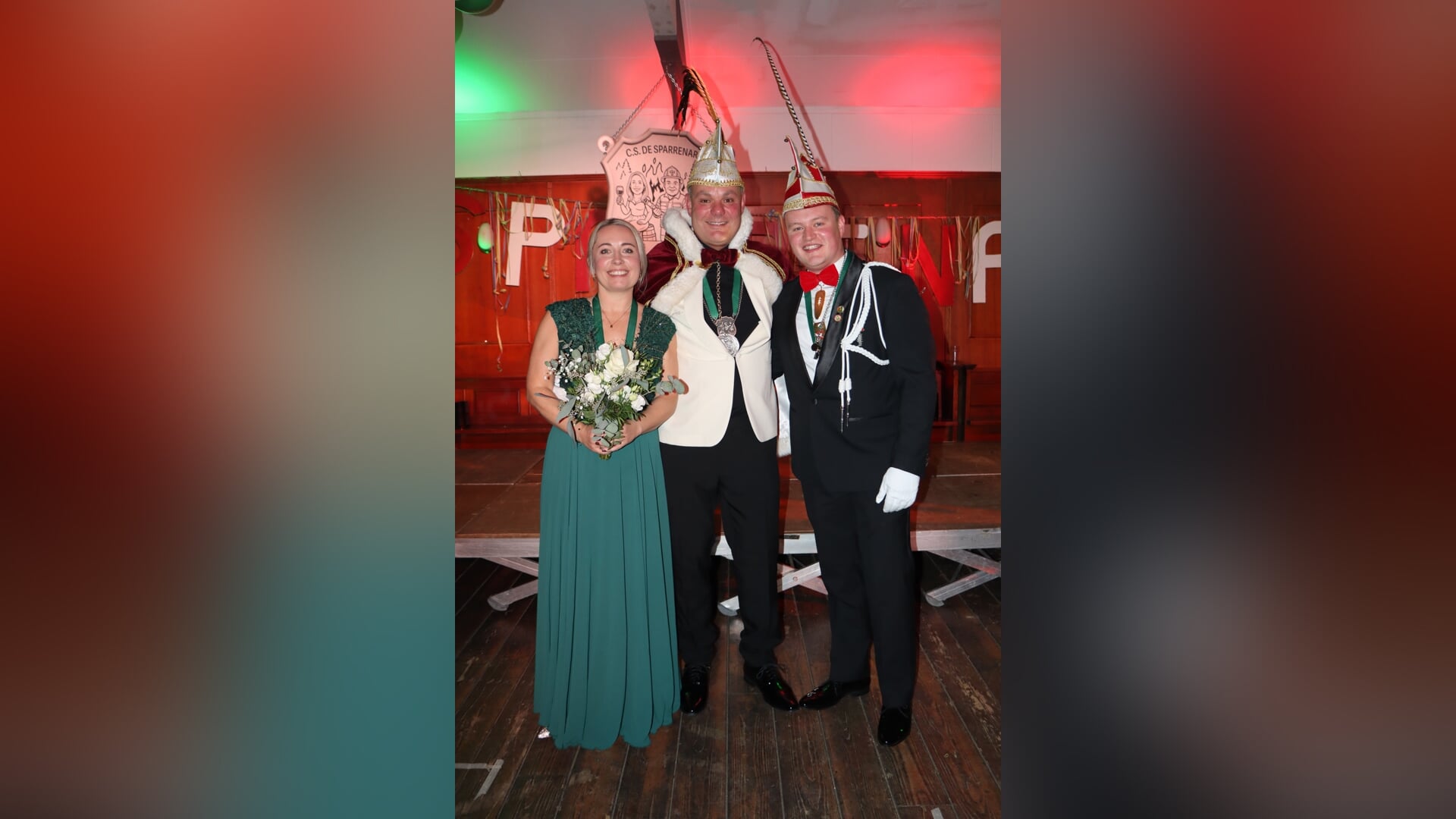 Hofhouding C.S. de Sparrenarren maakt zich bekend.