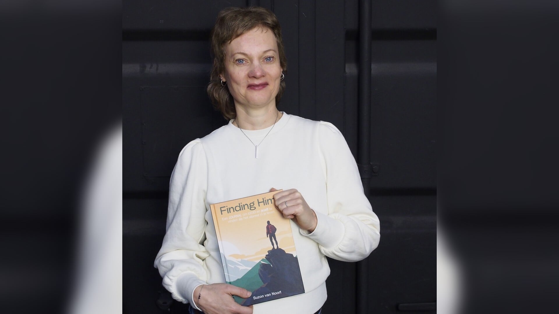 Suzon van Noort schrijft ‘Finding Him’ over storm in haar leven ...