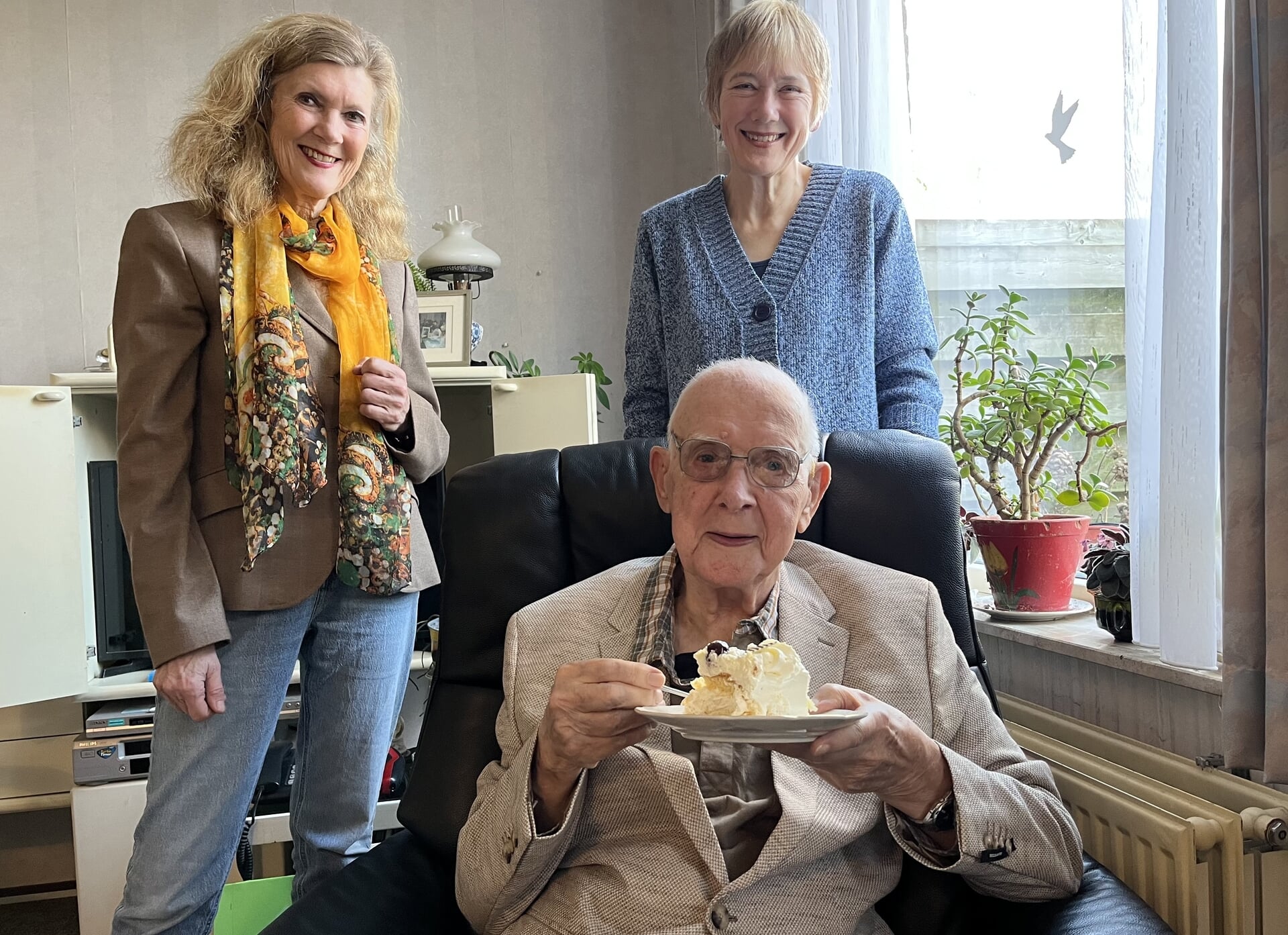Cor van den Berge is een ‘echte survivor’: ‘Als een prins in z’n ...
