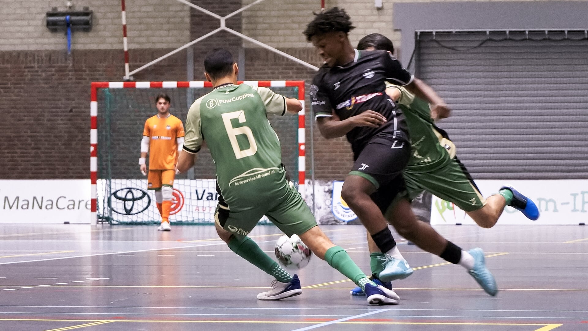 ZVC Veenendaal wint in laatste seconden: ‘Dit was weer ZVC zoals ik dat ...