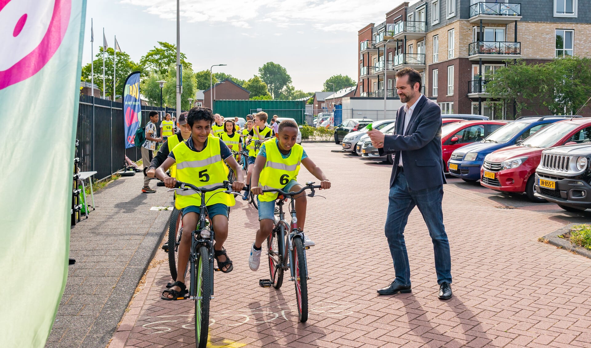 Wethouder Hottentot Geeft Startschot Praktisch Verkeersexamen ...