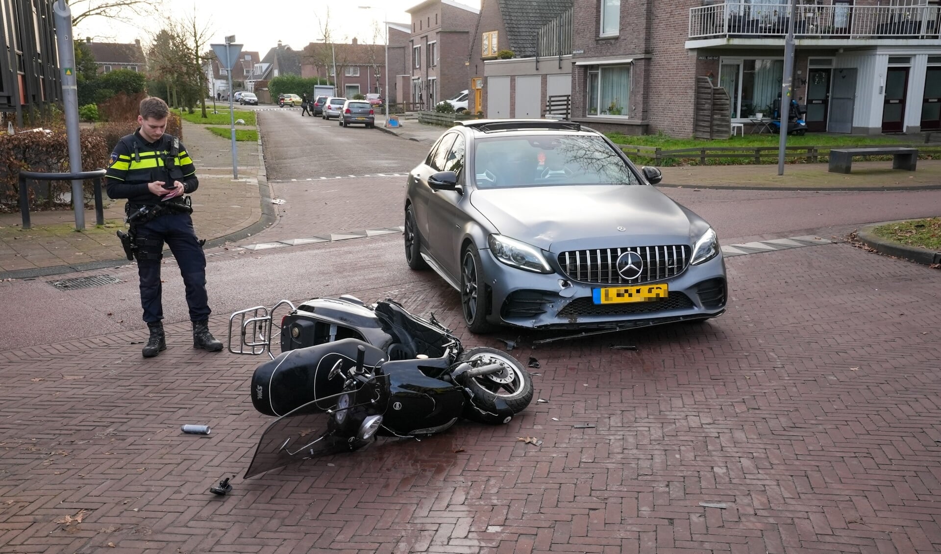 Scooterrijder Gewond Bij Ongeval Op Singel 1940-1945 - Adverteren Oss ...