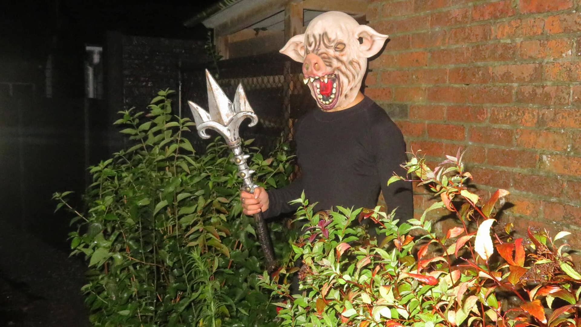 Griezelen tijdens Halloweentocht in Graauw